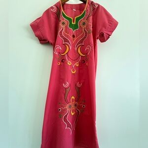 NWOT Women Kaftan Pink & Gold Embroidery Dress
Middle Eastern Abaya Size 7 NEW